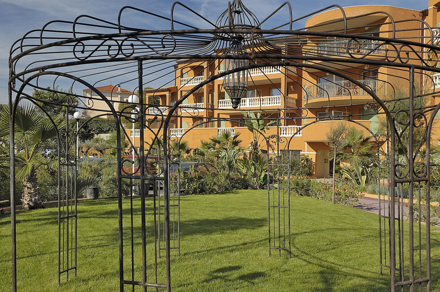 Appart Hotel Lou Castelet Carros Exterior photo